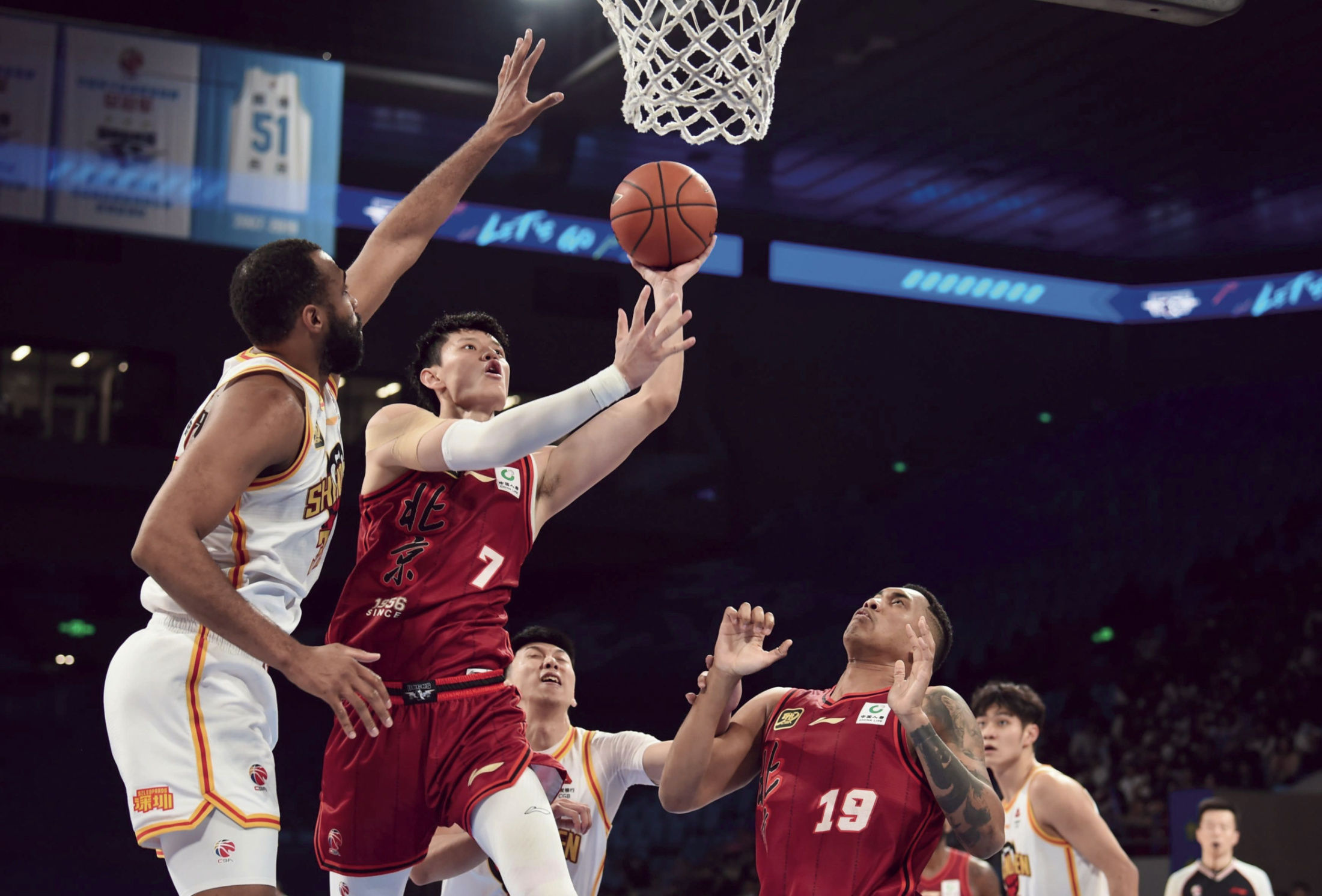 九游下载官网包含清晨NBA常规赛焦点战；AC米兰刷新队史纪录；球迷炸锅；纪律约束更严格的词条