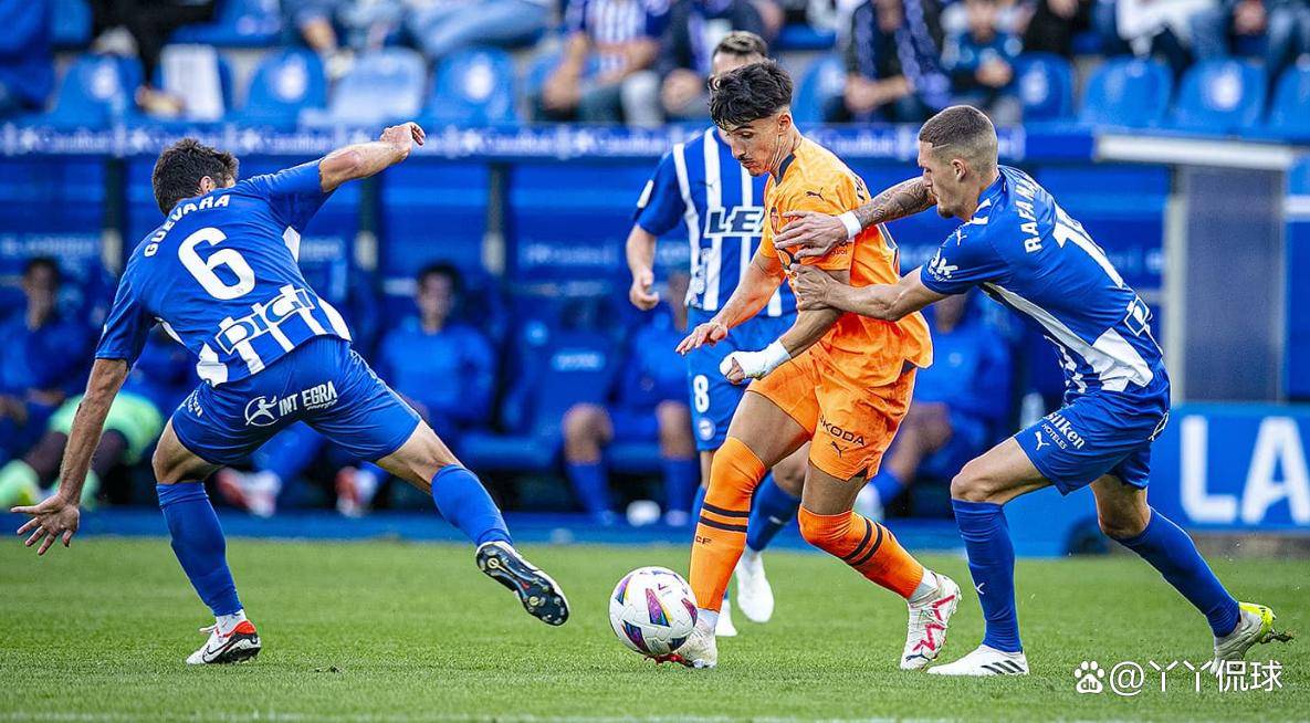 关于里程碑夜瓦伦西亚回应争议，西甲清晨刷纪录，球迷炸锅，临场指挥获称赞的信息