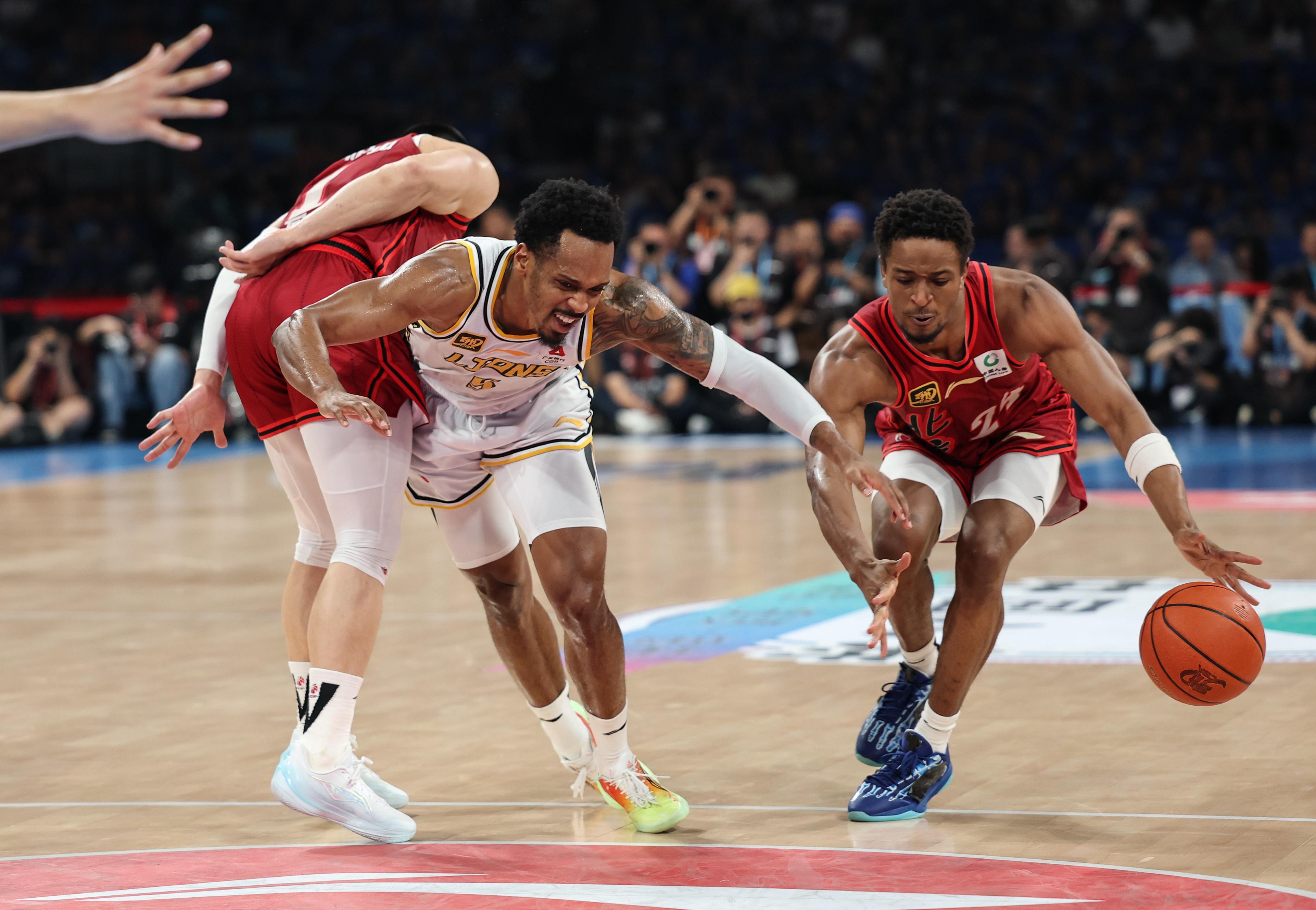 九游官网首页欧篮联赛程吃紧；浙江队清晨战术微调；压力陡增；纪律约束更严格的简单介绍